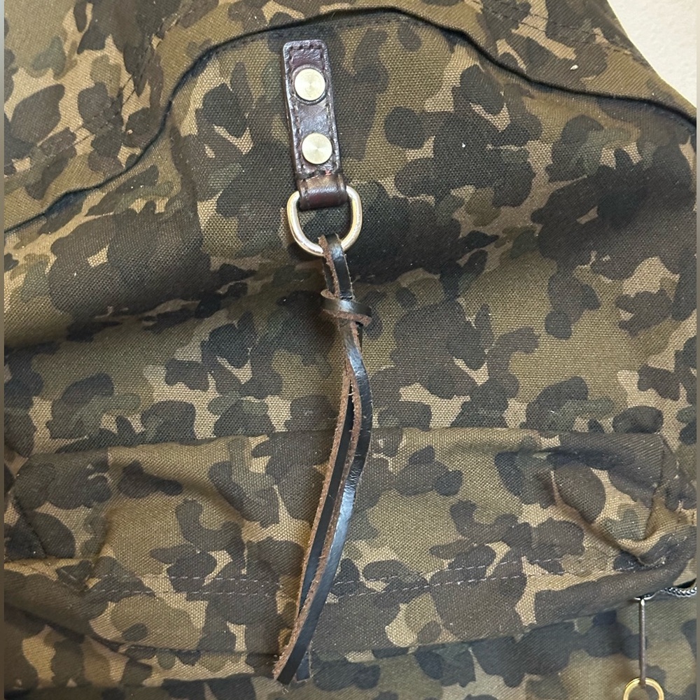 Camouflage Backpack - Picture 9 of 10
